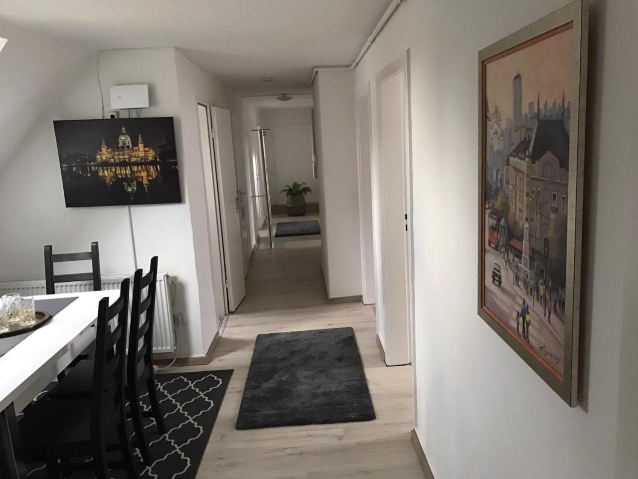 Hildesheimerstr 64 *